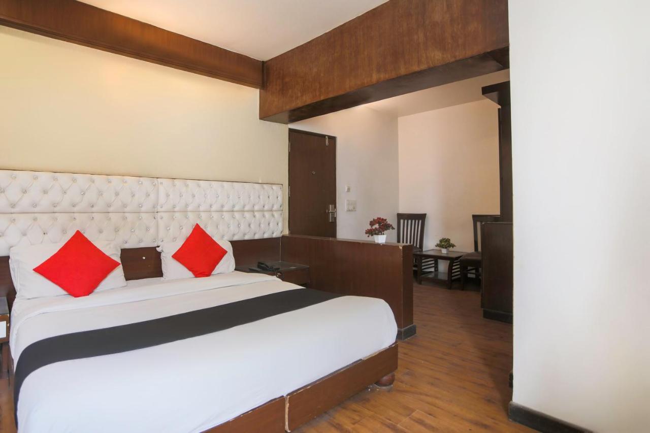 Collection O 69755 Hotel Parktel Indirapuram Exterior foto